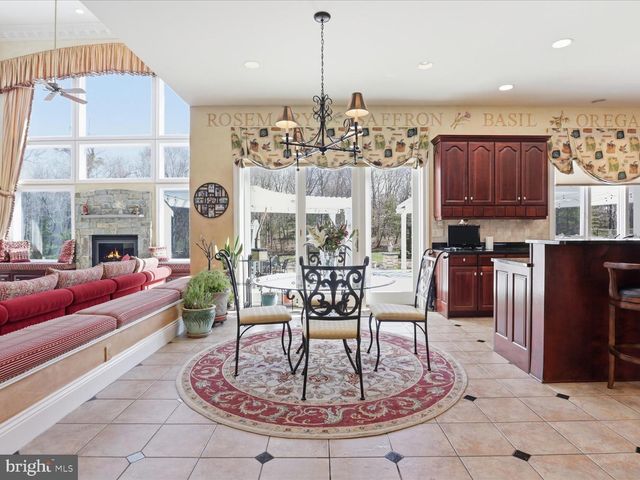 12709 GREENBRIAR RD, Potomac, MD 20854