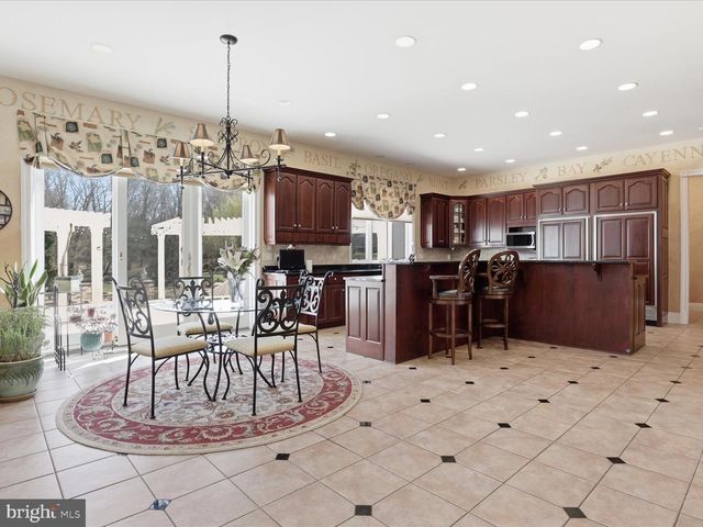 12709 GREENBRIAR RD, Potomac, MD 20854