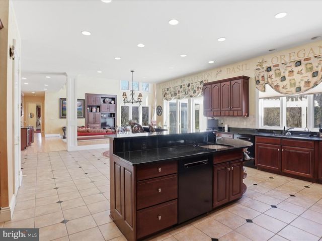 12709 GREENBRIAR RD, Potomac, MD 20854
