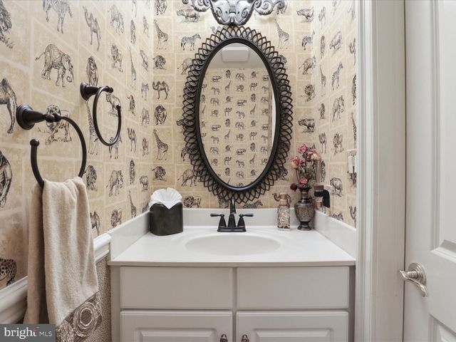 12709 GREENBRIAR RD, Potomac, MD 20854