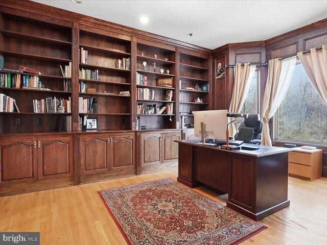 12709 GREENBRIAR RD, Potomac, MD 20854