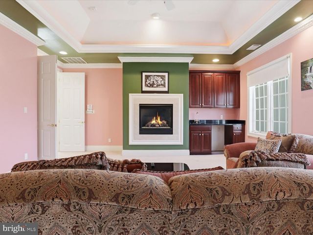 12709 GREENBRIAR RD, Potomac, MD 20854