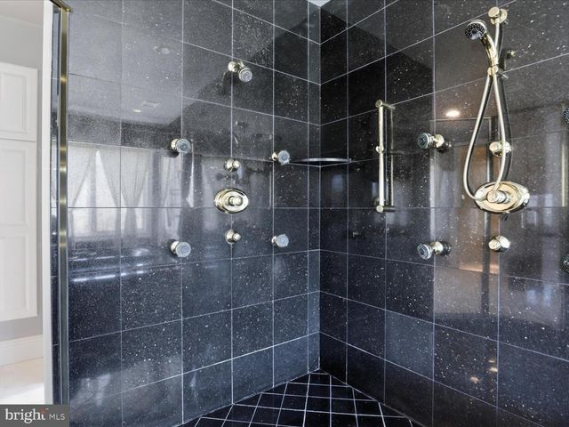 12709 GREENBRIAR RD, Potomac, MD 20854