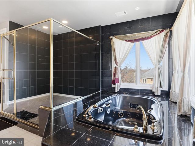 12709 GREENBRIAR RD, Potomac, MD 20854