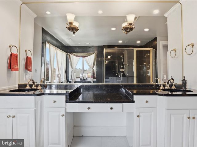 12709 GREENBRIAR RD, Potomac, MD 20854