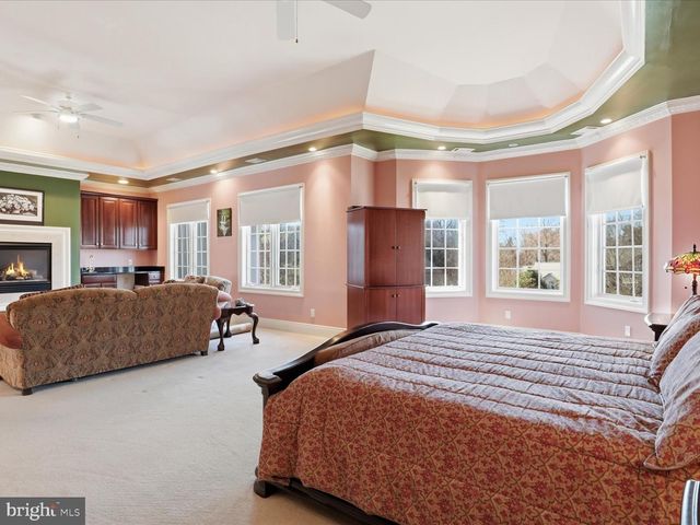 12709 GREENBRIAR RD, Potomac, MD 20854