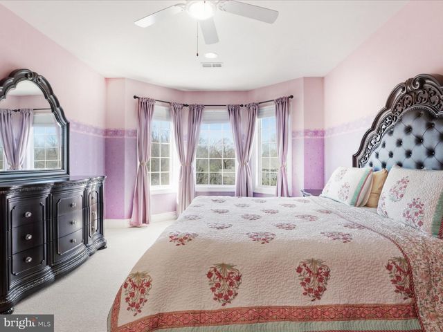 12709 GREENBRIAR RD, Potomac, MD 20854