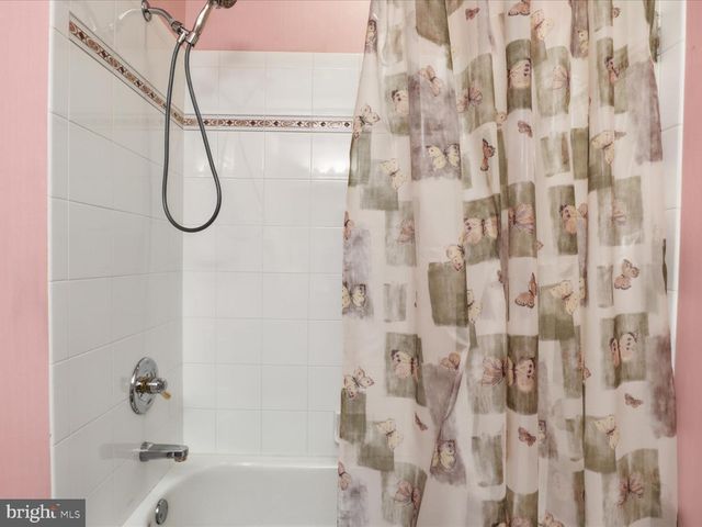 12709 GREENBRIAR RD, Potomac, MD 20854