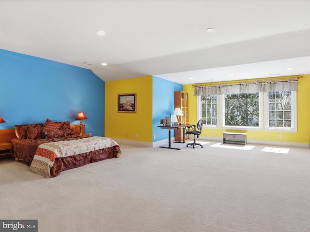 12709 GREENBRIAR RD, Potomac, MD 20854