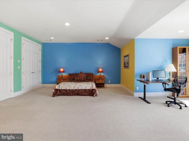 12709 GREENBRIAR RD, Potomac, MD 20854