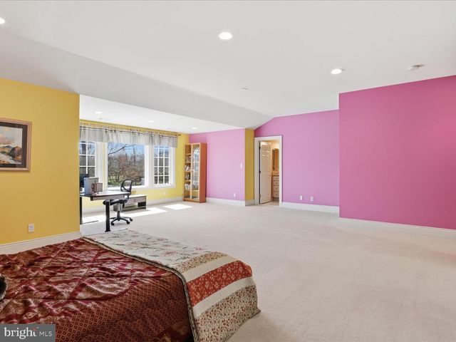 12709 GREENBRIAR RD, Potomac, MD 20854