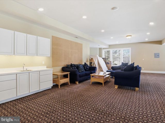 12709 GREENBRIAR RD, Potomac, MD 20854