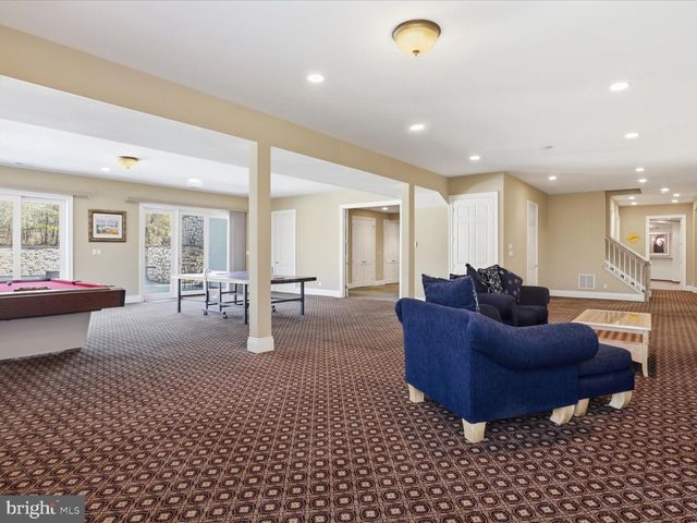 12709 GREENBRIAR RD, Potomac, MD 20854