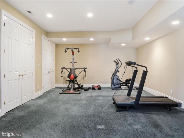 12709 GREENBRIAR RD, Potomac, MD 20854