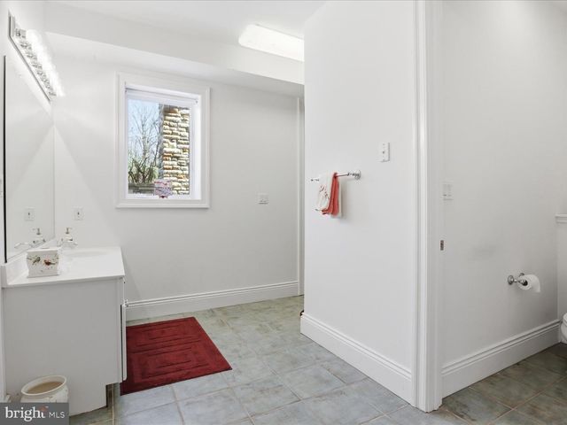 12709 GREENBRIAR RD, Potomac, MD 20854