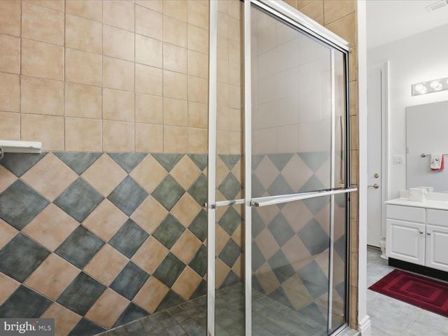 12709 GREENBRIAR RD, Potomac, MD 20854