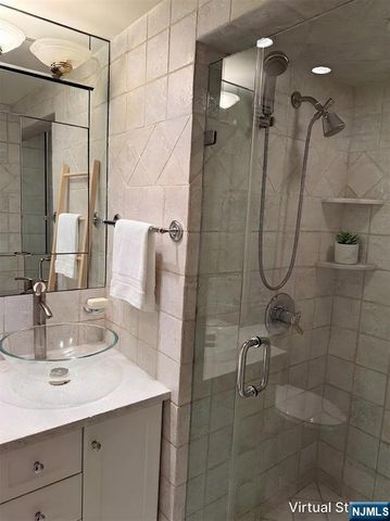 4 Horizon 1022, Fort Lee, NJ 07024