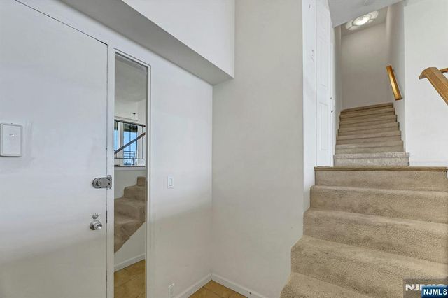 4 Horizon 1022, Fort Lee, NJ 07024