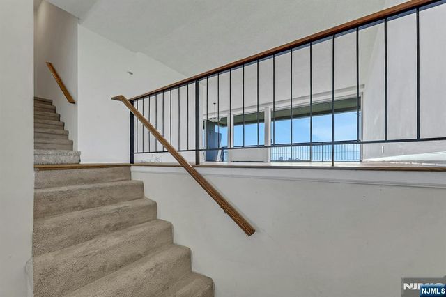 4 Horizon 1022, Fort Lee, NJ 07024