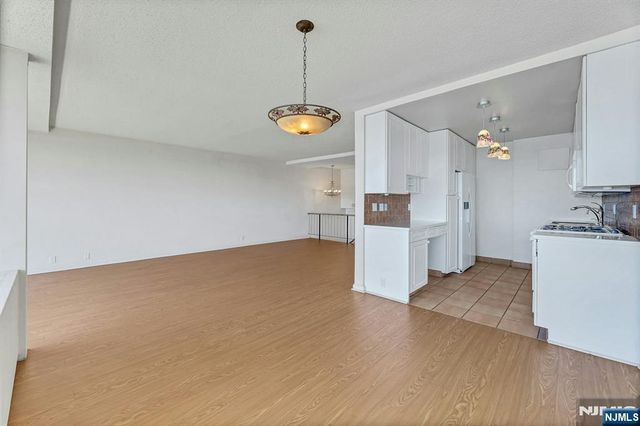 4 Horizon 1022, Fort Lee, NJ 07024
