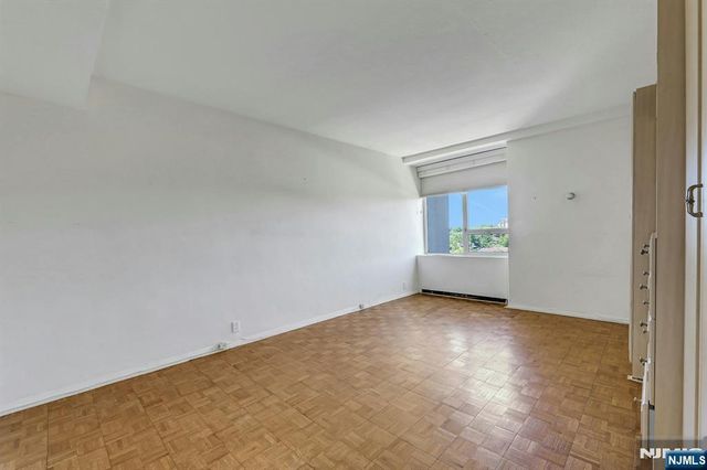4 Horizon 1022, Fort Lee, NJ 07024