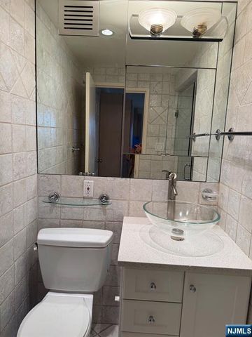 4 Horizon 1022, Fort Lee, NJ 07024