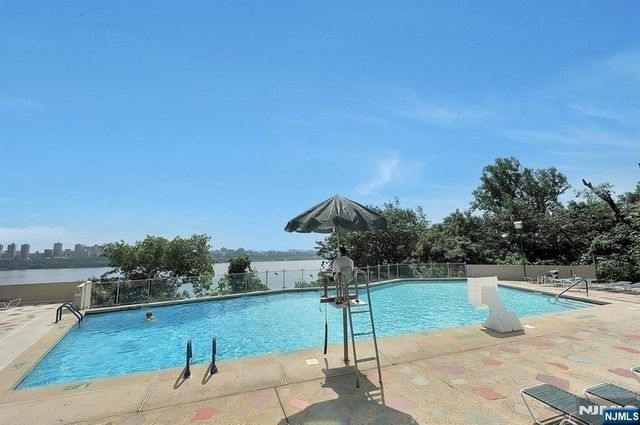 4 Horizon 1022, Fort Lee, NJ 07024