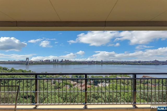 4 Horizon 1022, Fort Lee, NJ 07024