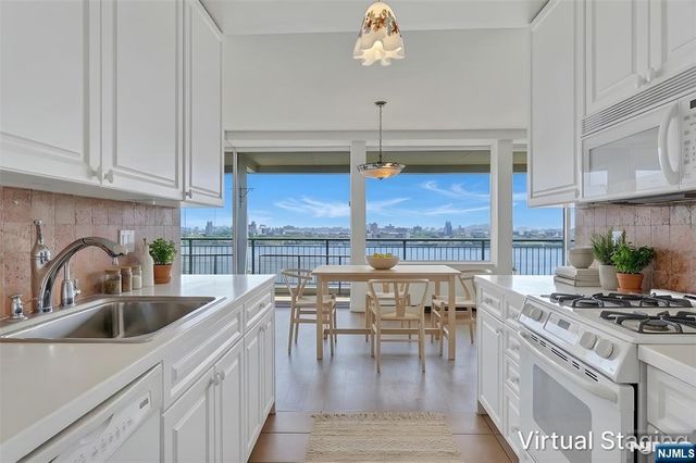 4 Horizon 1022, Fort Lee, NJ 07024