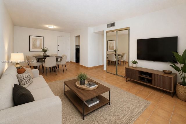 1337 NW 1st St 12, Miami, FL 33125