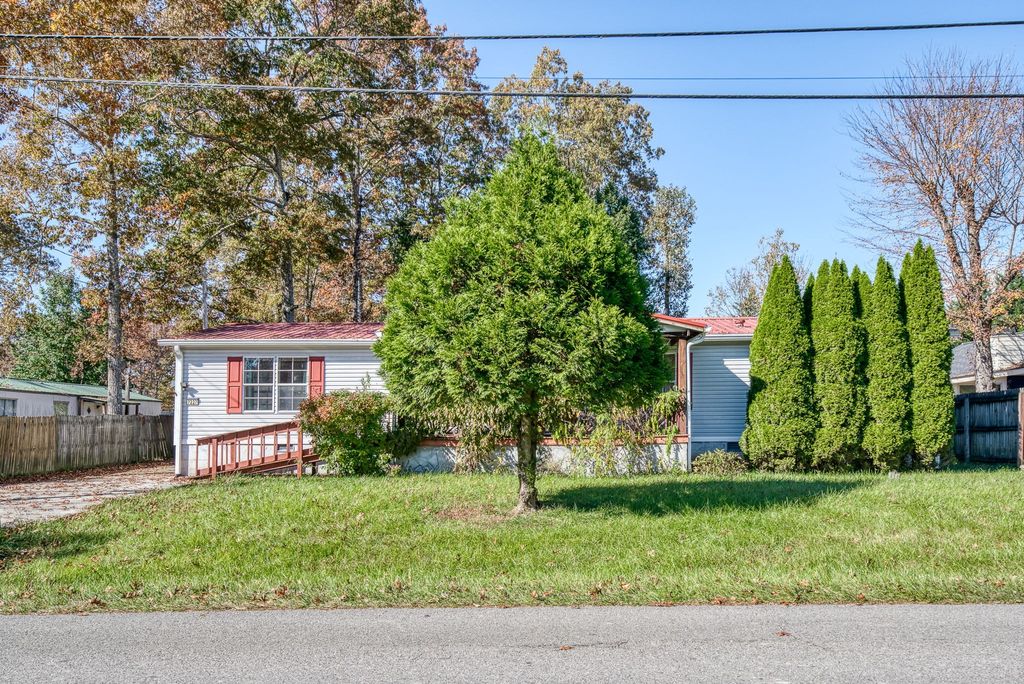 7227 Big Horn Dr, Crossville, TN 38572