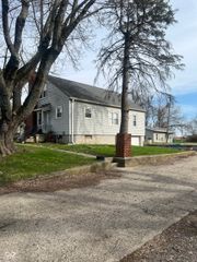 105 Pushville Road, Greenwood, IN 46143