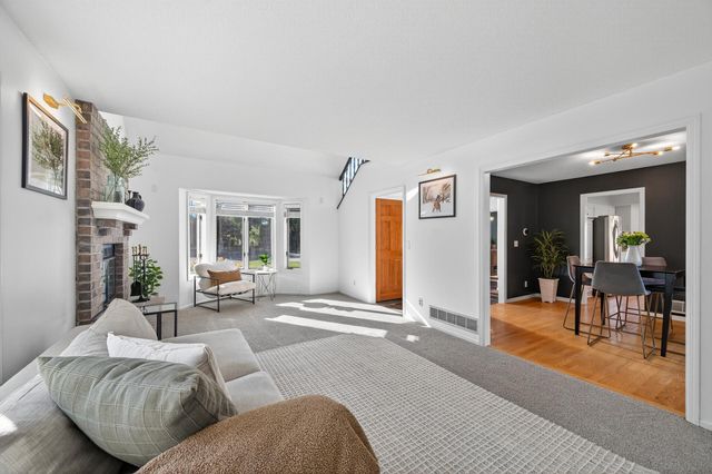 383 Tessier Circle, Vadnais Heights, MN 55127