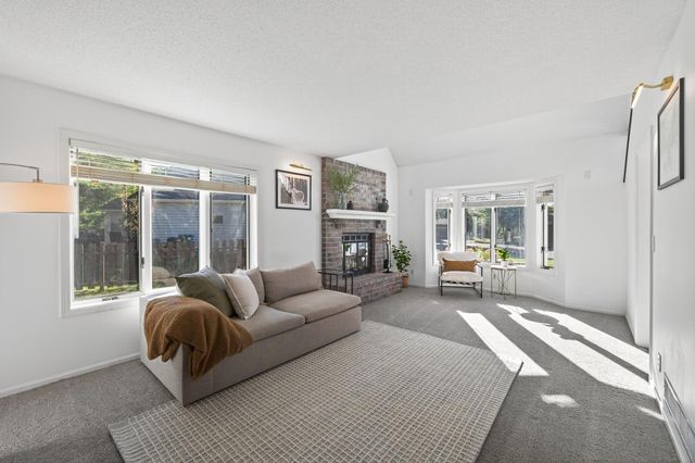 383 Tessier Circle, Vadnais Heights, MN 55127