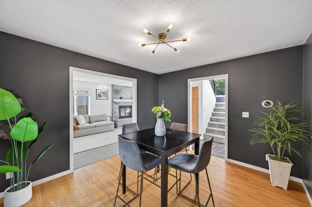 383 Tessier Circle, Vadnais Heights, MN 55127