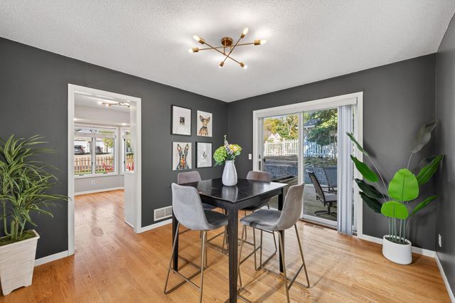 383 Tessier Circle, Vadnais Heights, MN 55127