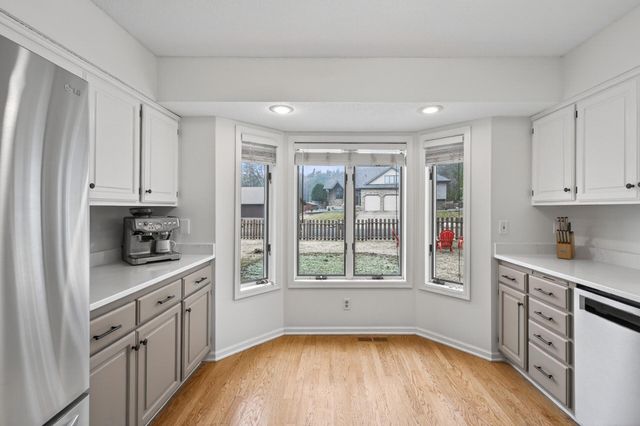 383 Tessier Circle, Vadnais Heights, MN 55127