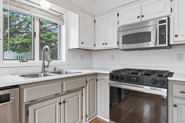 383 Tessier Circle, Vadnais Heights, MN 55127