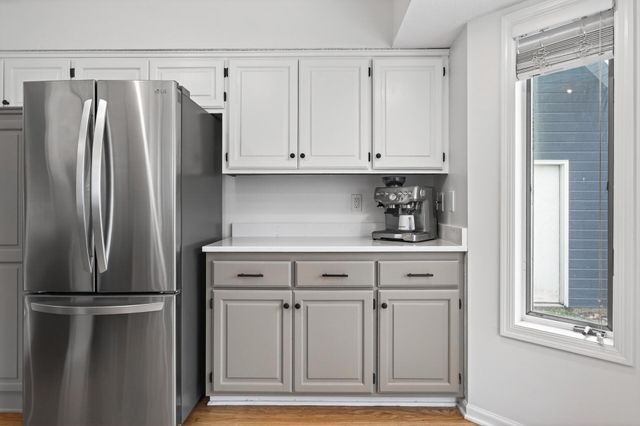 383 Tessier Circle, Vadnais Heights, MN 55127