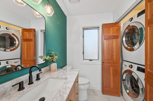 383 Tessier Circle, Vadnais Heights, MN 55127