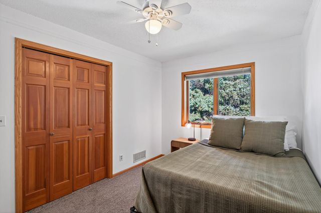 383 Tessier Circle, Vadnais Heights, MN 55127