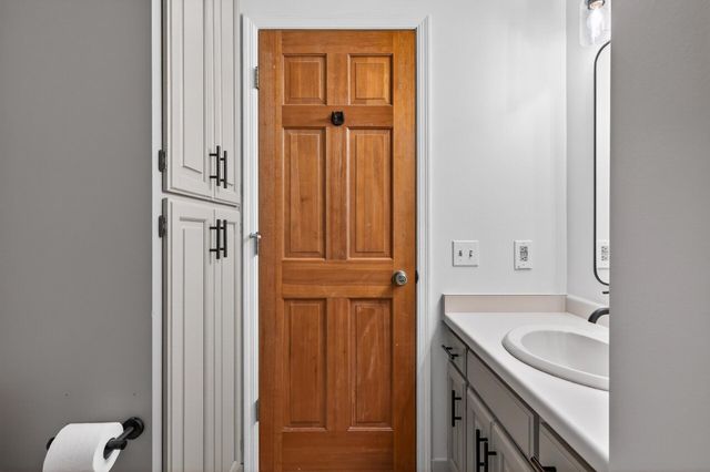 383 Tessier Circle, Vadnais Heights, MN 55127