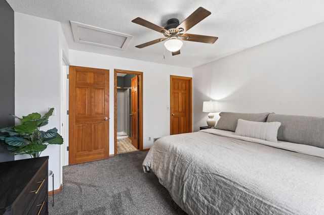 383 Tessier Circle, Vadnais Heights, MN 55127