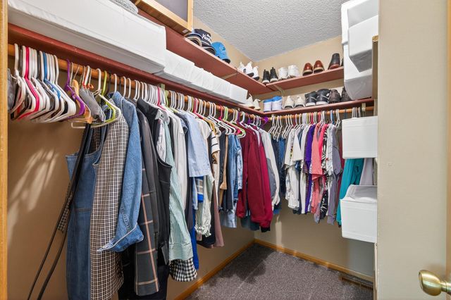 383 Tessier Circle, Vadnais Heights, MN 55127