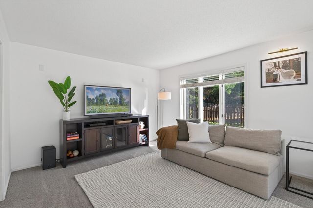 383 Tessier Circle, Vadnais Heights, MN 55127