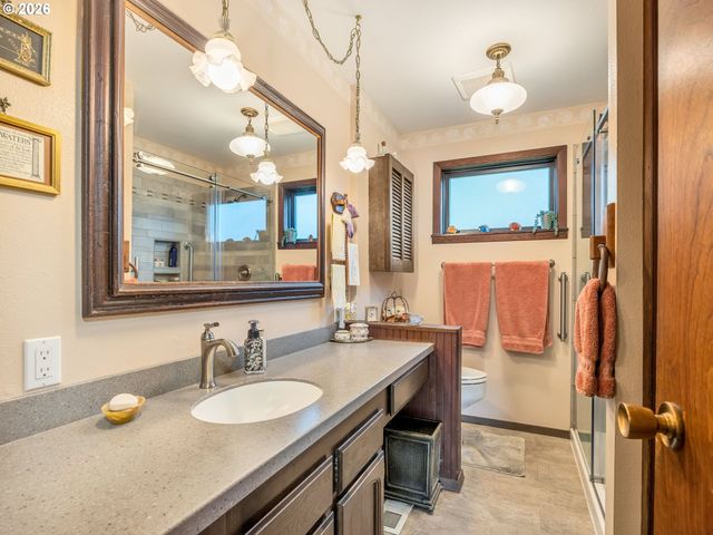 61 Gamble St, Wheeler, OR 97147