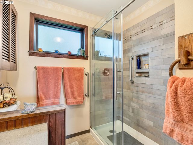 61 Gamble St, Wheeler, OR 97147