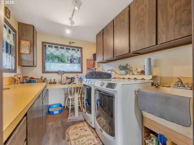 61 Gamble St, Wheeler, OR 97147