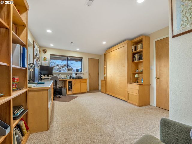 61 Gamble St, Wheeler, OR 97147