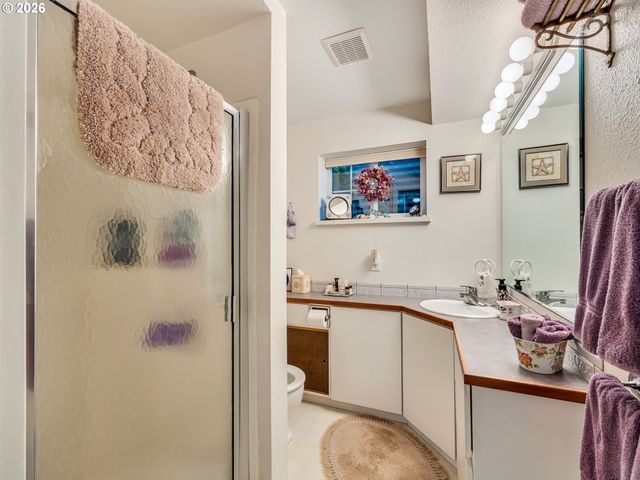 61 Gamble St, Wheeler, OR 97147